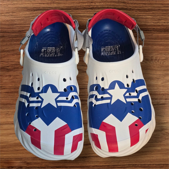Crocs Men's Marvel Captain America Limited Edition Clogs, Size 11 - Picture 1 of 5